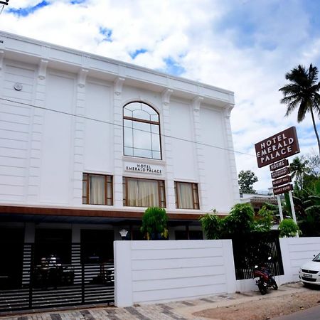 Kottiyam Hotel Emerald Palace מראה חיצוני תמונה